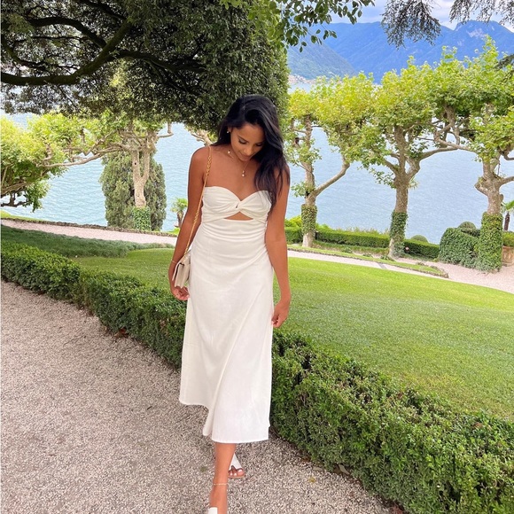 White Strapless Sweetheart Dress - Picture 6 of 9